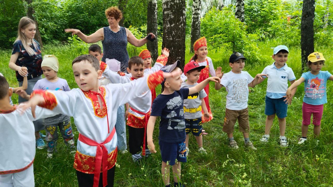 Праздник русской березки.
